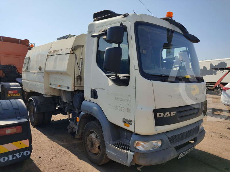 DAF LF45.160 - Ielu tīrīšanas mašīna: foto 1 DAF LF45.160 - Ielu tīrīšanas mašīna: foto 1