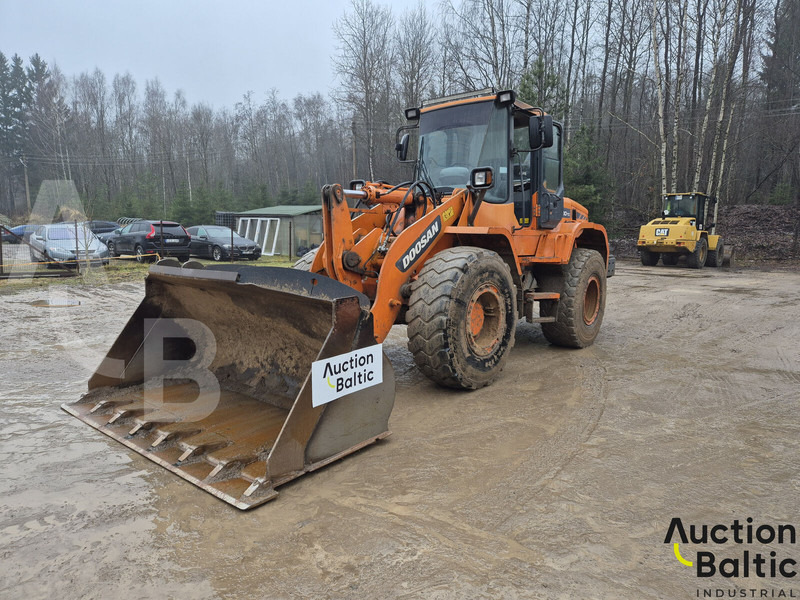 Doosan DL 200 - Riteņu iekrāvējs: foto 1 Doosan DL 200 - Riteņu iekrāvējs: foto 1