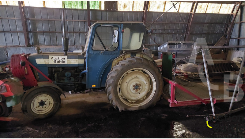 Ford  - Traktors: foto 2 Ford  - Traktors: foto 2