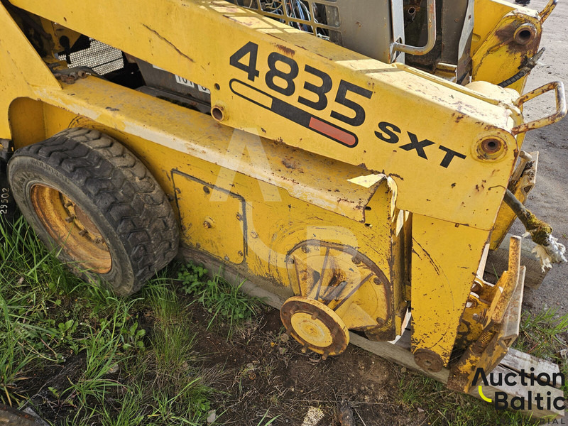 Gehl 4835 SXT - Kompaktiekrāvējs: foto 4 Gehl 4835 SXT - Kompaktiekrāvējs: foto 4