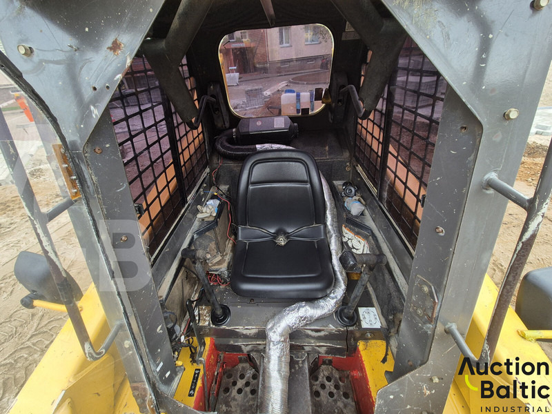 Gehl 5635 DXT 2 - Kompaktiekrāvējs: foto 5 Gehl 5635 DXT 2 - Kompaktiekrāvējs: foto 5