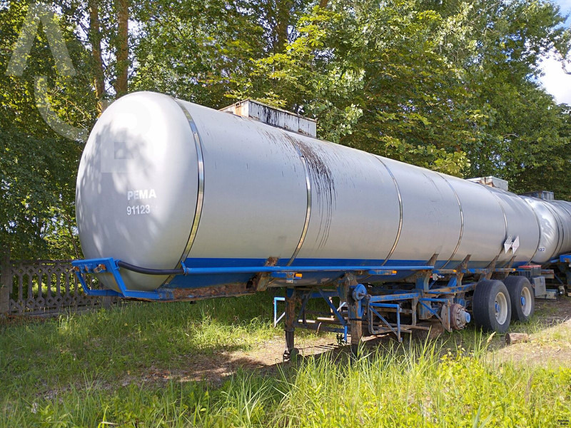 Hendricks Goch - Puspiekabe cisterna: foto 1 Hendricks Goch - Puspiekabe cisterna: foto 1