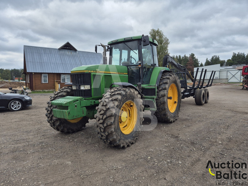 John Deere 7700 - Meža piekabe: foto 1 John Deere 7700 - Meža piekabe: foto 1
