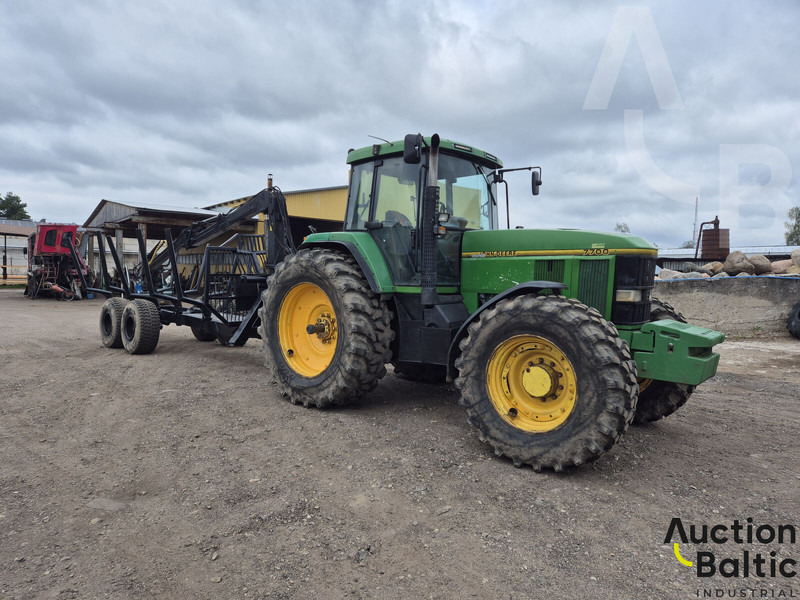 John Deere 7700 - Meža piekabe: foto 2 John Deere 7700 - Meža piekabe: foto 2