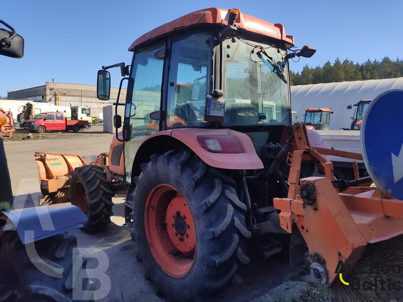 KIOTI RX 7330 - Traktors: foto 4 KIOTI RX 7330 - Traktors: foto 4