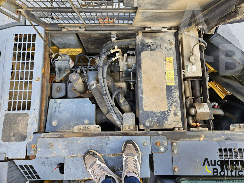 Kāpurķēžu ekskavators Komatsu PC228USLC-3N0: foto 12