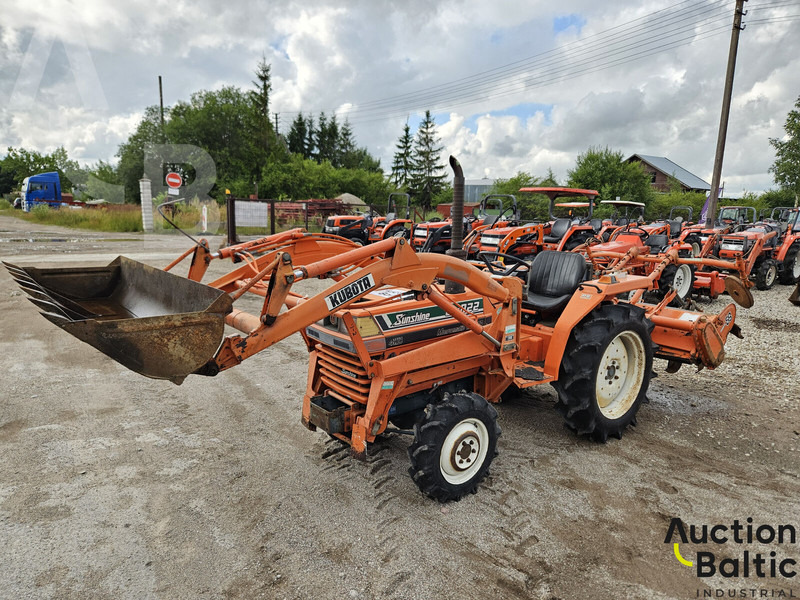 Kubota L1-R22 - Traktors: foto 1 Kubota L1-R22 - Traktors: foto 1