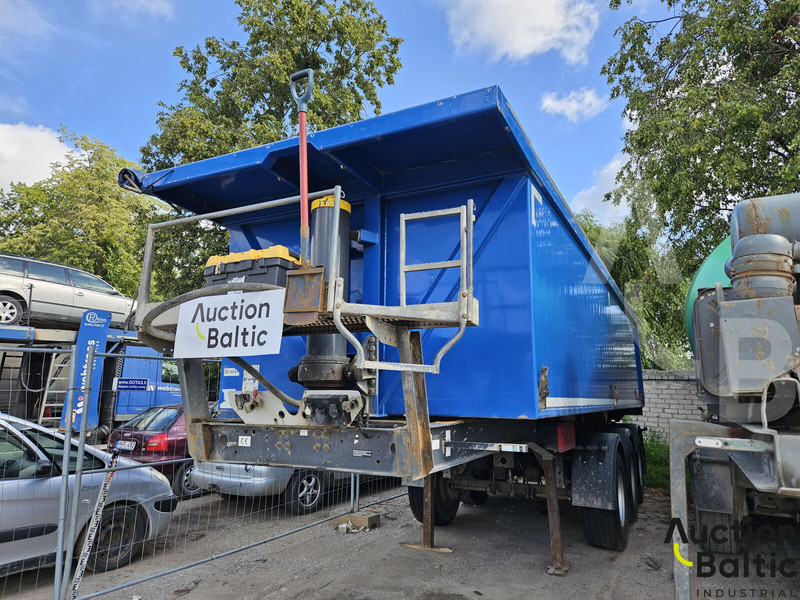 Langendorf SKA 24/30 - Tenta puspiekabe: foto 1 Langendorf SKA 24/30 - Tenta puspiekabe: foto 1