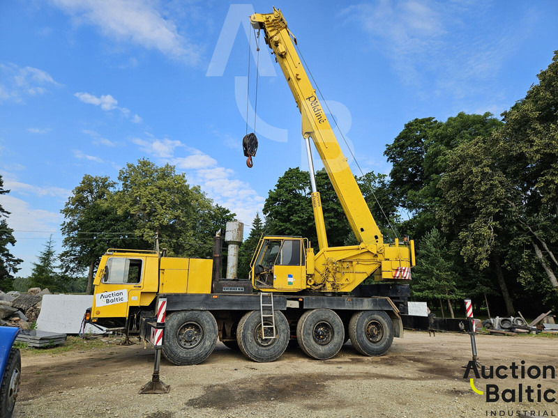 Liebherr LTM 1060 - Visurgājējs celtnis: foto 1 Liebherr LTM 1060 - Visurgājējs celtnis: foto 1