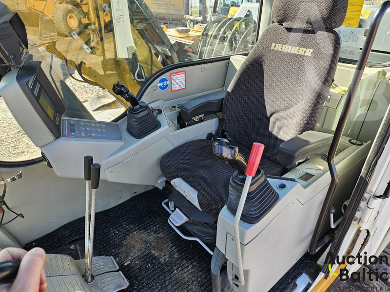 Liebherr R 900 C Litronic - Kāpurķēžu ekskavators: foto 5 Liebherr R 900 C Litronic - Kāpurķēžu ekskavators: foto 5