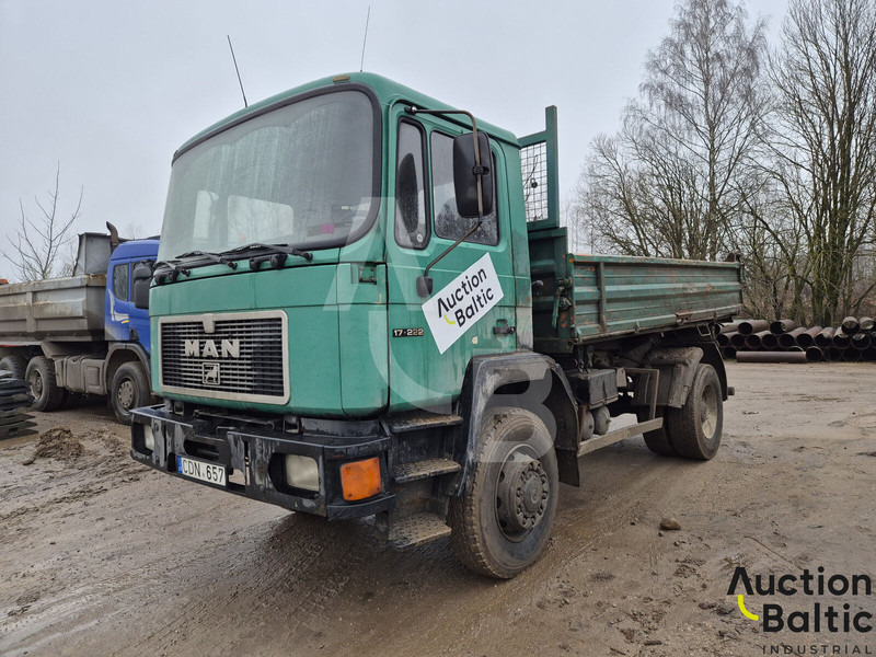 MAN 18.222 - Kravas automašīna pašizgāzējs: foto 1 MAN 18.222 - Kravas automašīna pašizgāzējs: foto 1