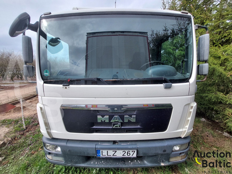 MAN TGL8.180 - Kravas automašīna ar slēgto virsbūvi: foto 2 MAN TGL8.180 - Kravas automašīna ar slēgto virsbūvi: foto 2