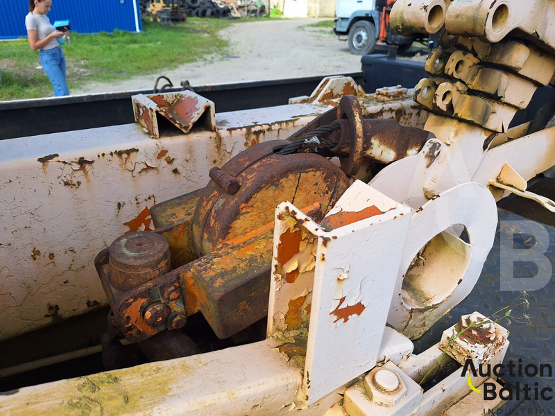 Bortu kravas automašīna/ Platforma, Kravas auto ar manipulatoru Magirus 130 M 8: foto 11