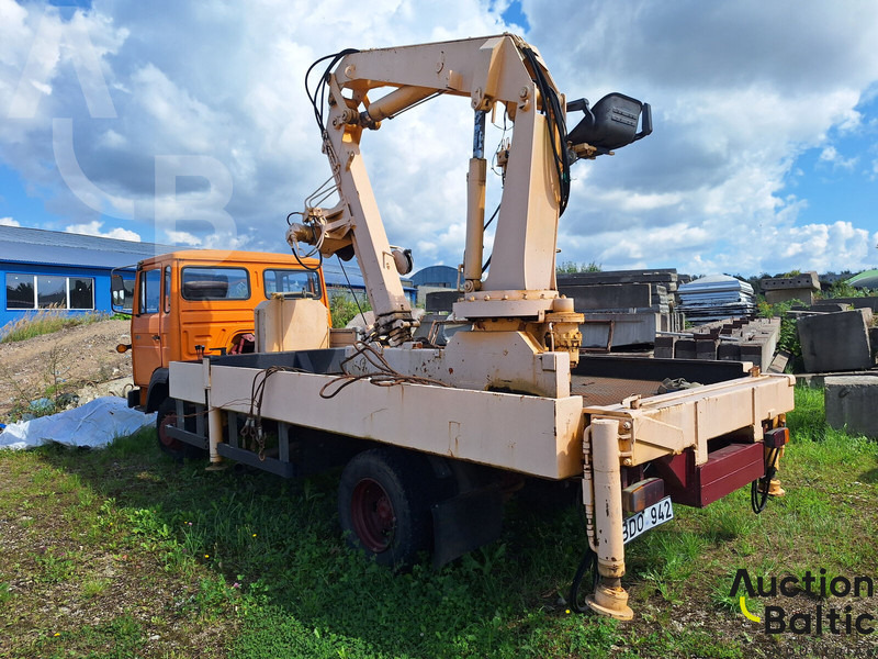 Magirus 130 M 8 - Bortu kravas automašīna/ Platforma, Kravas auto ar manipulatoru: foto 3 Magirus 130 M 8 - Bortu kravas automašīna/ Platforma, Kravas auto ar manipulatoru: foto 3