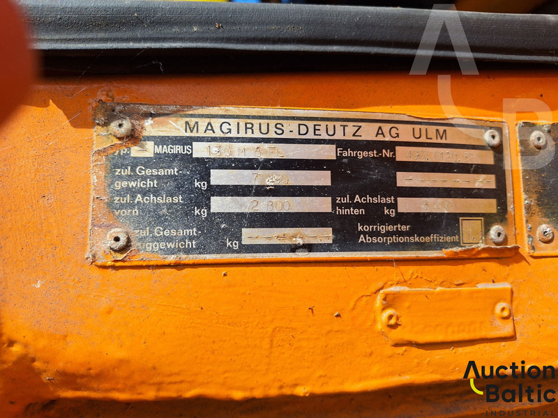 Bortu kravas automašīna/ Platforma, Kravas auto ar manipulatoru Magirus 130 M 8: foto 20