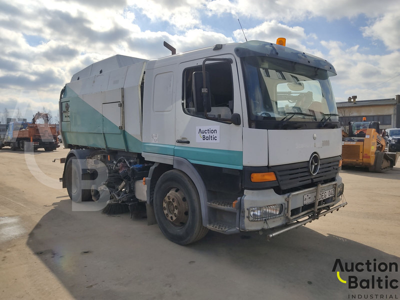 Mercedes-Benz 1517 - Ielu tīrīšanas mašīna: foto 2 Mercedes-Benz 1517 - Ielu tīrīšanas mašīna: foto 2
