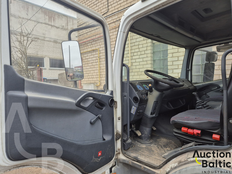 Mercedes-Benz 817 L - Kravas automašīna ar tentu: foto 4 Mercedes-Benz 817 L - Kravas automašīna ar tentu: foto 4