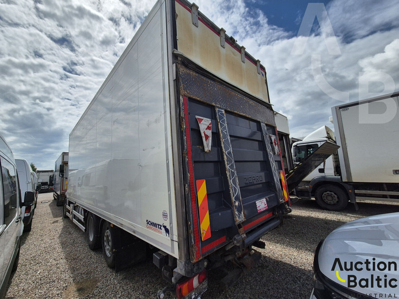 Mercedes-Benz Actros 2551 - Kravas automašīna ar slēgto virsbūvi: foto 4 Mercedes-Benz Actros 2551 - Kravas automašīna ar slēgto virsbūvi: foto 4
