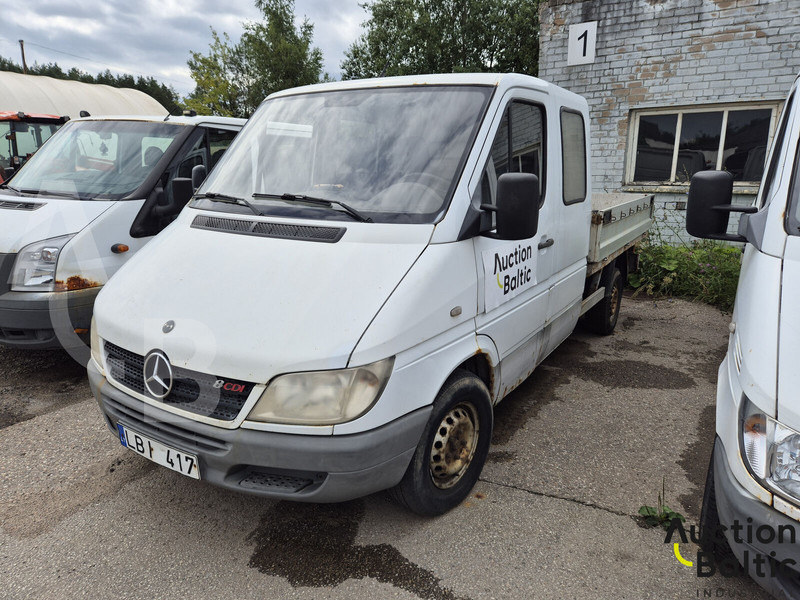 Mercedes-Benz Sprinter 208 CDI - Automašīna ar kravas platformu, Kravas-pasažieru furgons: foto 1 Mercedes-Benz Sprinter 208 CDI - Automašīna ar kravas platformu, Kravas-pasažieru furgons: foto 1