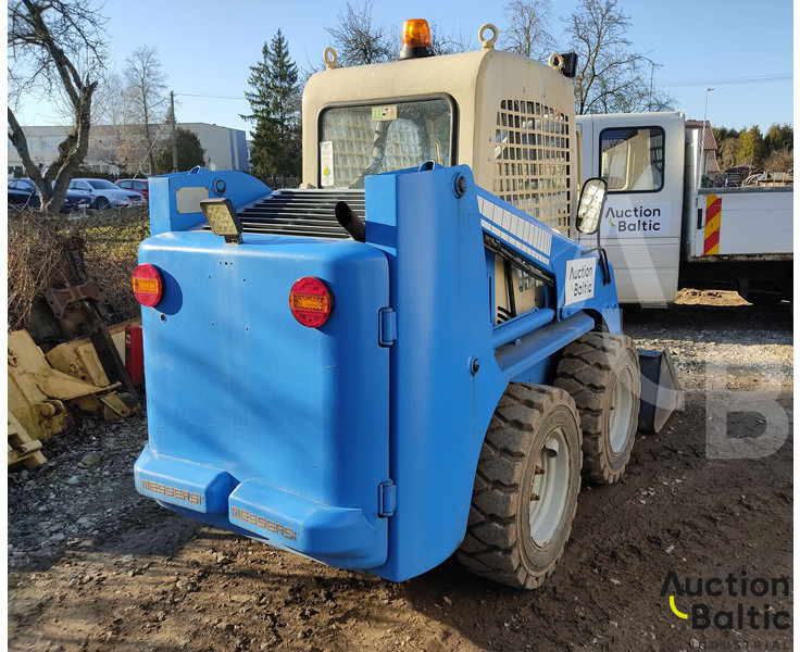 Messersi SL-45 - Kompaktiekrāvējs: foto 3 Messersi SL-45 - Kompaktiekrāvējs: foto 3