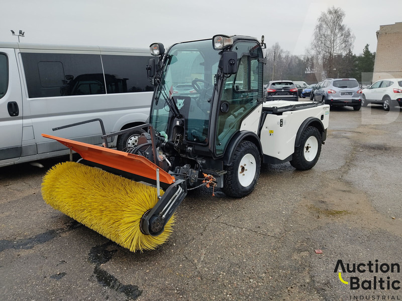 Multihog CX75 - Ielu tīrīšanas mašīna: foto 1 Multihog CX75 - Ielu tīrīšanas mašīna: foto 1