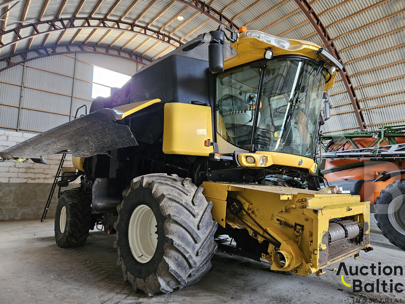 New Holland CR 9080 - Labības kombains: foto 2 New Holland CR 9080 - Labības kombains: foto 2