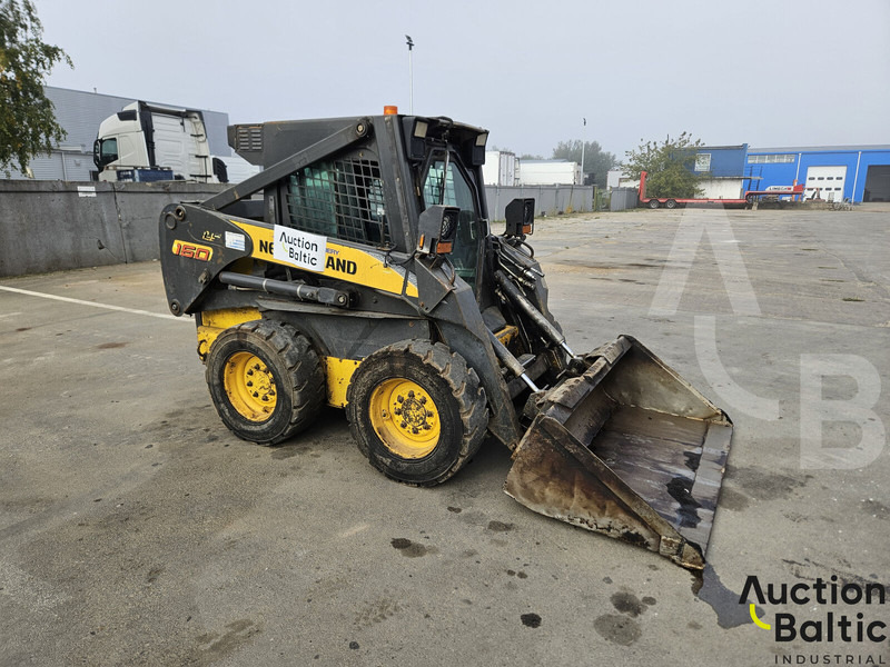 New Holland LS 160 - Kompaktiekrāvējs: foto 1 New Holland LS 160 - Kompaktiekrāvējs: foto 1