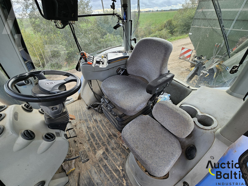 New Holland T 8040 - Traktors: foto 5 New Holland T 8040 - Traktors: foto 5