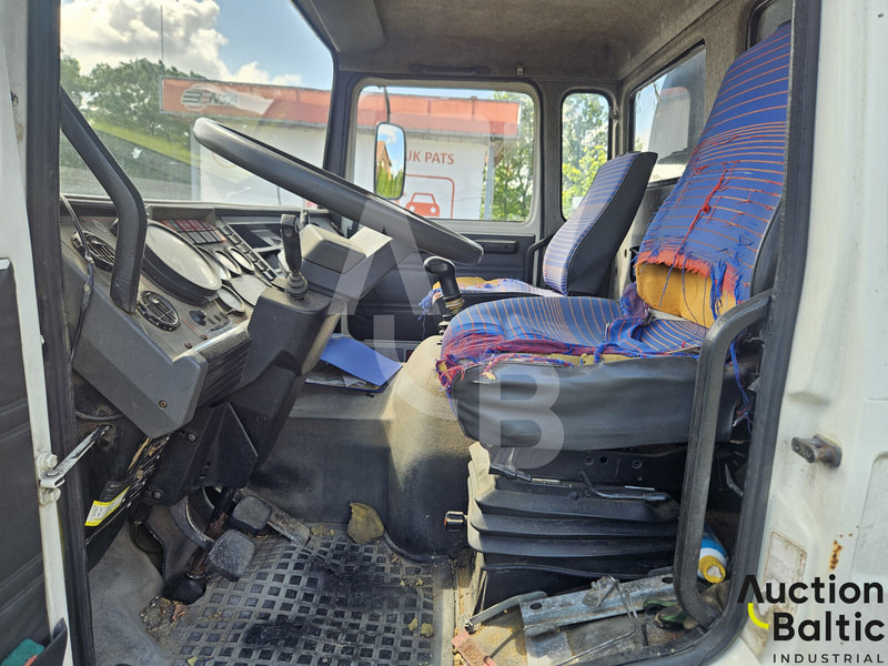 Renault Midliner S 150 - Autocisterna: foto 4 Renault Midliner S 150 - Autocisterna: foto 4