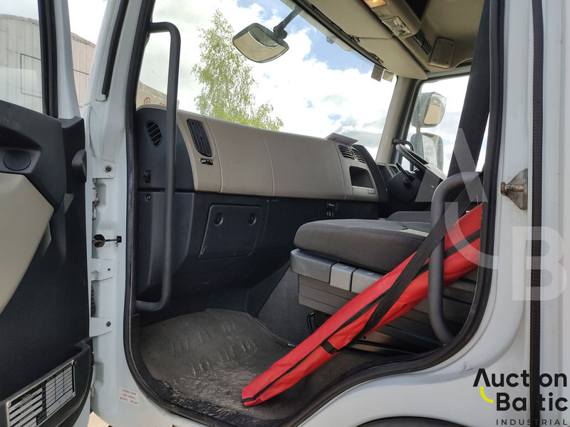 Renault Premium - Autovedējs: foto 5 Renault Premium - Autovedējs: foto 5