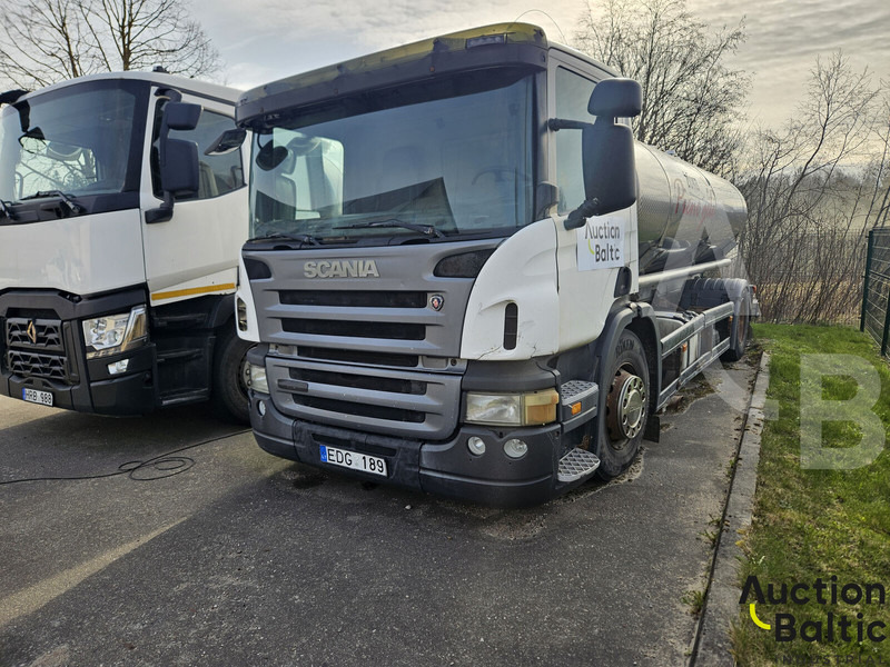 Scania P 230 - Autocisterna: foto 1 Scania P 230 - Autocisterna: foto 1