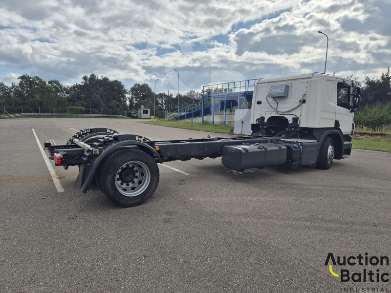 Scania P 450 - Šasija kravas automašīna: foto 4 Scania P 450 - Šasija kravas automašīna: foto 4