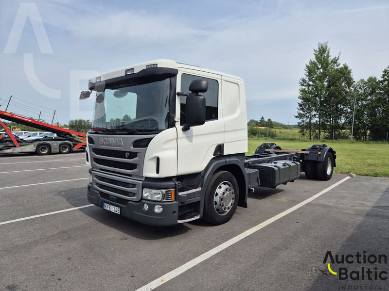 Scania P 450 - Šasija kravas automašīna: foto 1 Scania P 450 - Šasija kravas automašīna: foto 1
