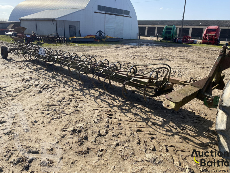 Soil leveling unit - Augsnes apstrādes tehnika: foto 2 Soil leveling unit - Augsnes apstrādes tehnika: foto 2
