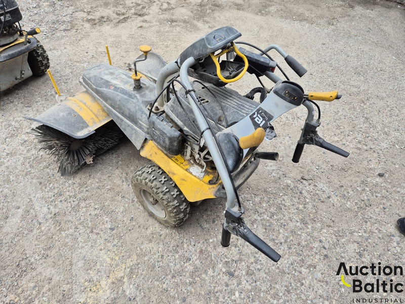 Texas Smart Sweep 800 - Ielu tīrīšanas mašīna: foto 4 Texas Smart Sweep 800 - Ielu tīrīšanas mašīna: foto 4