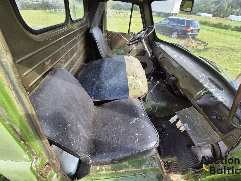 UAZ UAZ 452 - Automašīna ar kravas platformu: foto 5 UAZ UAZ 452 - Automašīna ar kravas platformu: foto 5