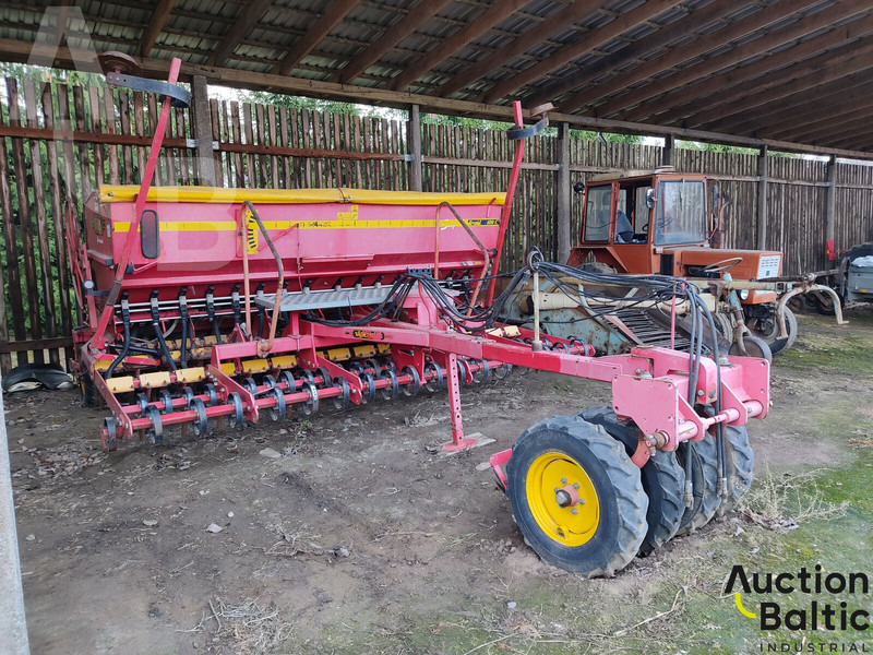 Vaderstad Rapid400C - Sēšanas tehnika: foto 1 Vaderstad Rapid400C - Sēšanas tehnika: foto 1