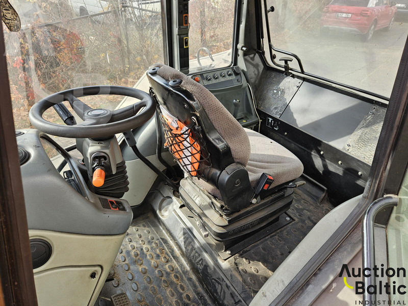 Valtra A 93H - Traktors: foto 5 Valtra A 93H - Traktors: foto 5