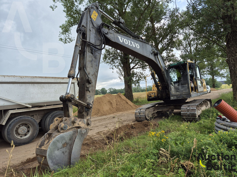 Volvo EC 210 C L - Kāpurķēžu ekskavators: foto 2 Volvo EC 210 C L - Kāpurķēžu ekskavators: foto 2