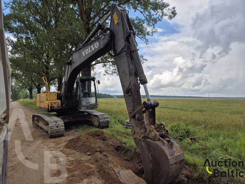 Volvo EC 210 C L - Kāpurķēžu ekskavators: foto 1 Volvo EC 210 C L - Kāpurķēžu ekskavators: foto 1