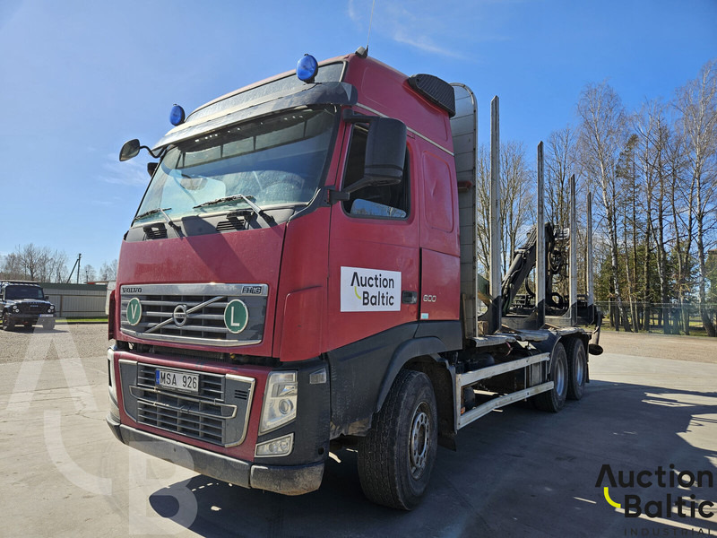 Volvo FH16 - Meža piekabe: foto 2 Volvo FH16 - Meža piekabe: foto 2
