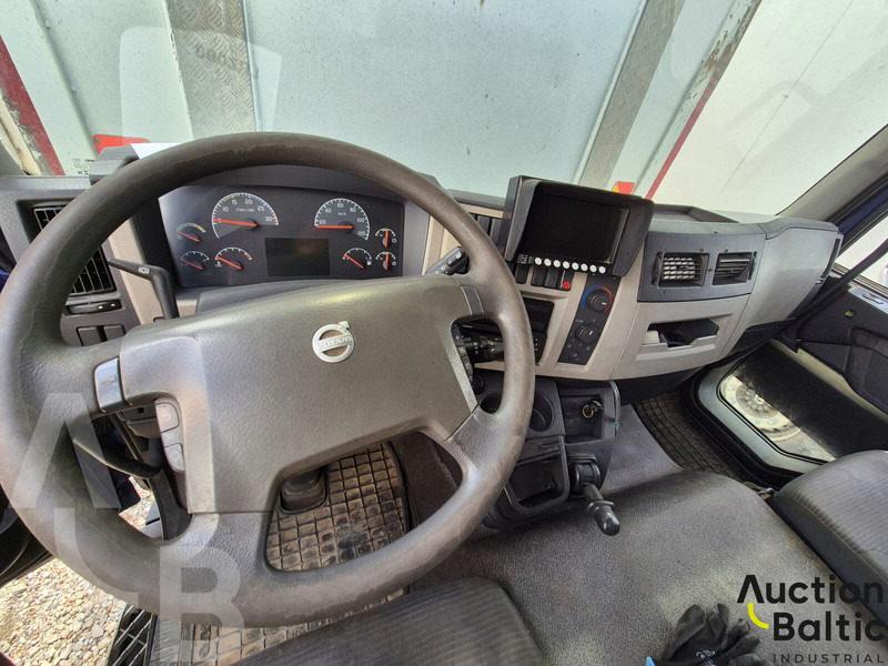 Volvo FL240 - Kravas automašīna ar slēgto virsbūvi: foto 5 Volvo FL240 - Kravas automašīna ar slēgto virsbūvi: foto 5