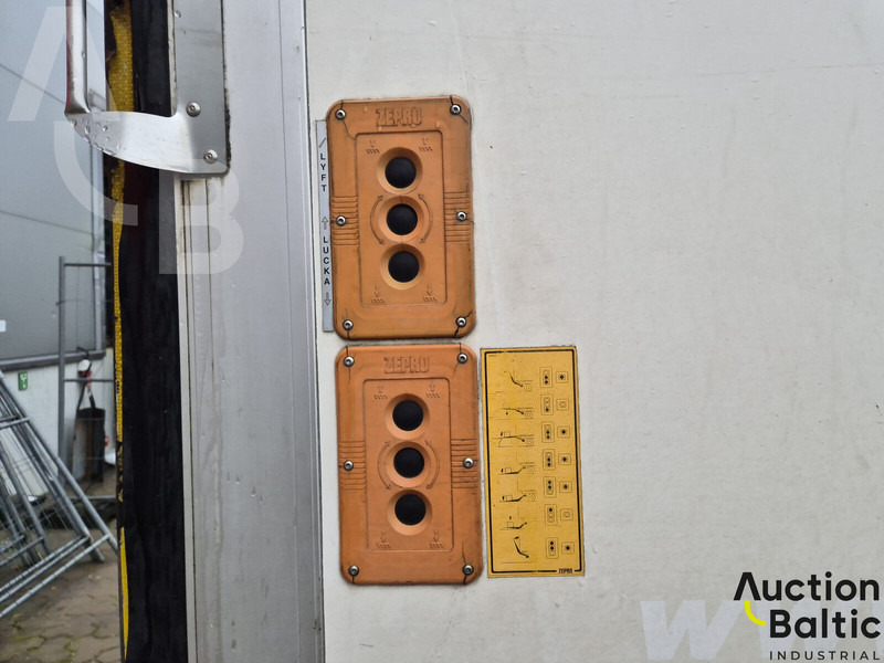 Kravas automašīna ar slēgto virsbūvi Volvo FL240: foto 12 Kravas automašīna ar slēgto virsbūvi Volvo FL240: foto 12