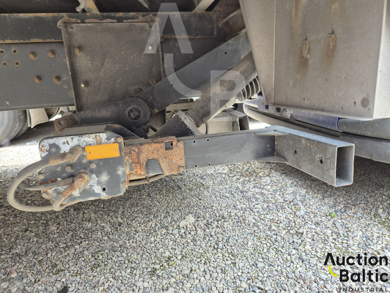 Kravas automašīna ar slēgto virsbūvi Volvo FL240: foto 8