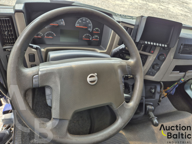 Volvo FL240 - Kravas automašīna ar slēgto virsbūvi: foto 5 Volvo FL240 - Kravas automašīna ar slēgto virsbūvi: foto 5