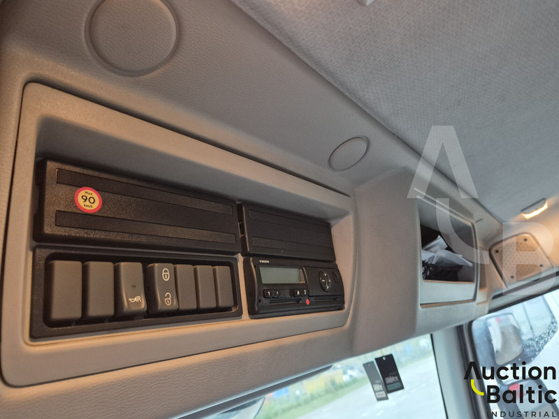 Kravas automašīna ar slēgto virsbūvi Volvo FL240: foto 7 Kravas automašīna ar slēgto virsbūvi Volvo FL240: foto 7