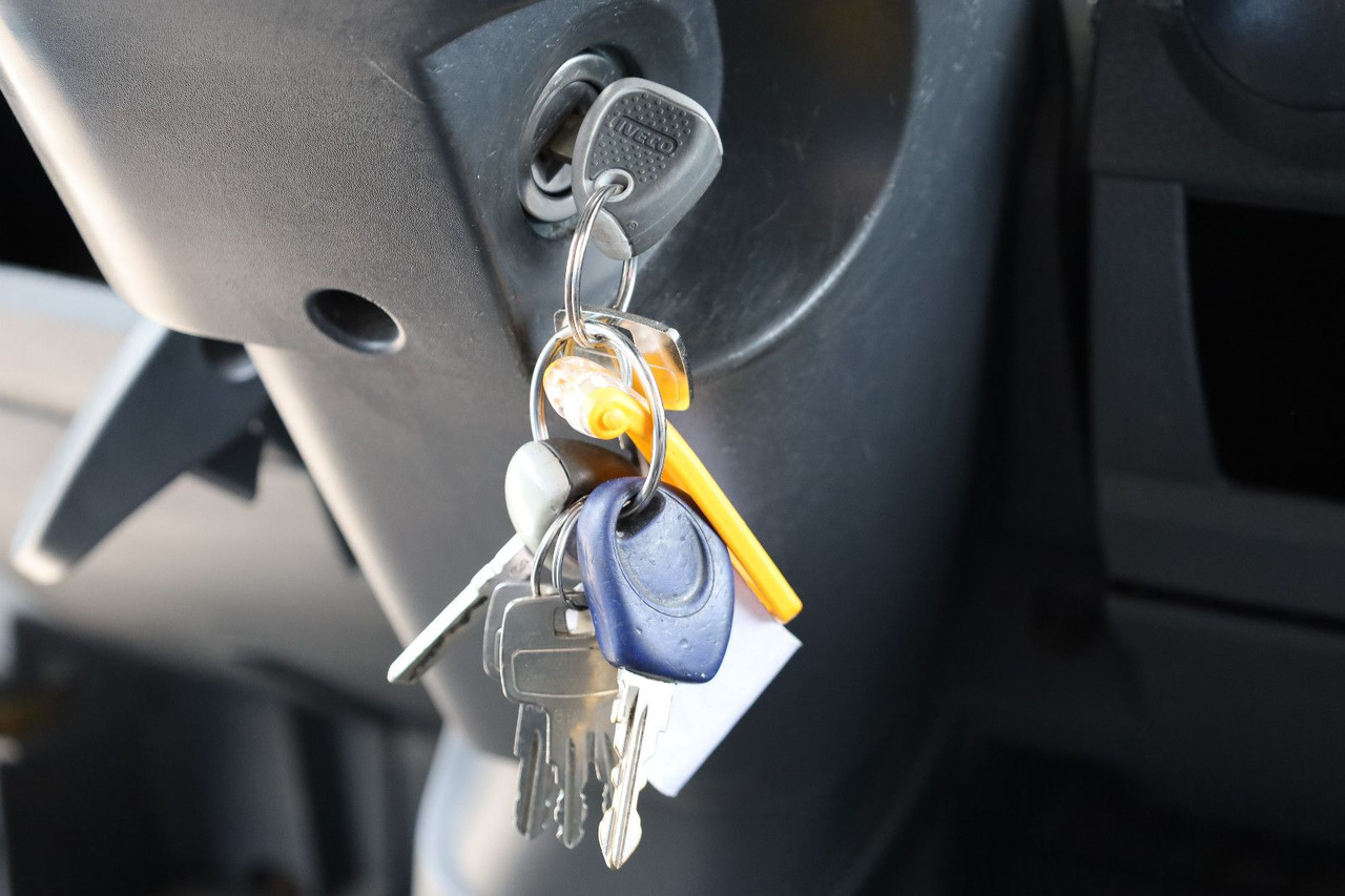 Furgons ar slēgtā virsbūve Iveco IG80EL2BA/Koffer/ 1. Hand: foto 14