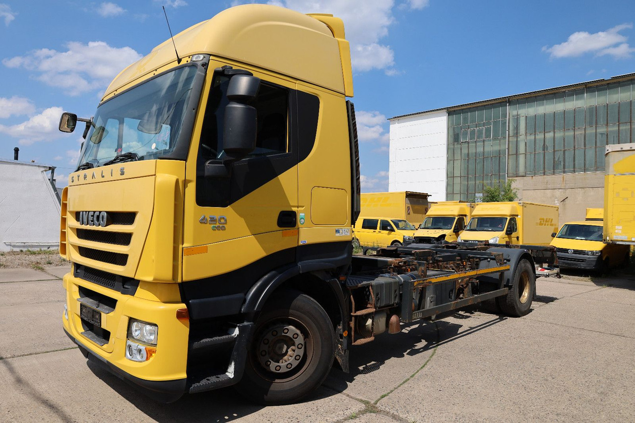 Iveco STRALIS/Magirus/L042/1. Hand - Konteineru vedējs/ Kravas automašīna ar noņemamā virsbūve: foto 2 Iveco STRALIS/Magirus/L042/1. Hand - Konteineru vedējs/ Kravas automašīna ar noņemamā virsbūve: foto 2