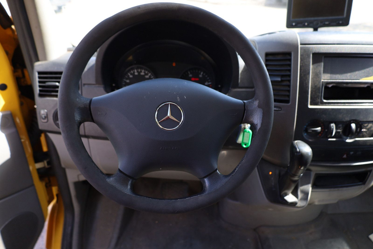 Mercedes-Benz Sprinter II Pritsche/ Koffer/Regalsystem - Furgons ar slēgtā virsbūve: foto 5 Mercedes-Benz Sprinter II Pritsche/ Koffer/Regalsystem - Furgons ar slēgtā virsbūve: foto 5