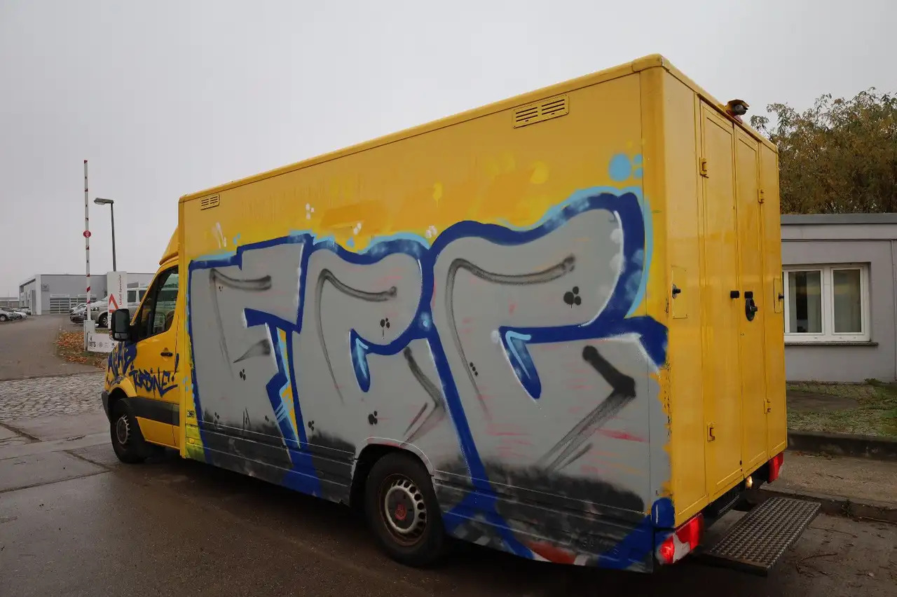 Mercedes-Benz Sprinter/ Koffer/Regalsystem - Furgons ar slēgtā virsbūve: foto 3 Mercedes-Benz Sprinter/ Koffer/Regalsystem - Furgons ar slēgtā virsbūve: foto 3